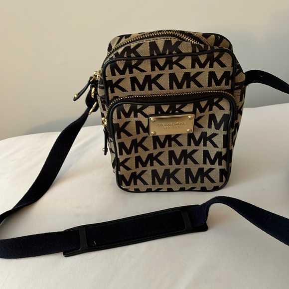 Michael Kors Flight bag establish 1981 Crossbody - Picture 2 of 7